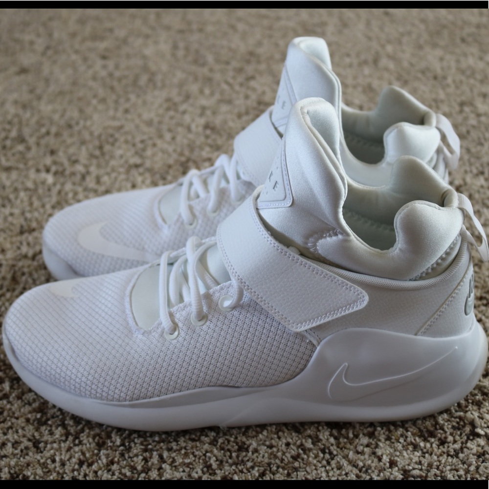 Nike High-Top Tennis Shoes